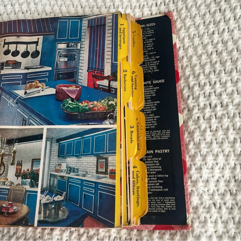 Better Homes and Garden New Cook Book 1970 with “Best You Can Bake” dessert book